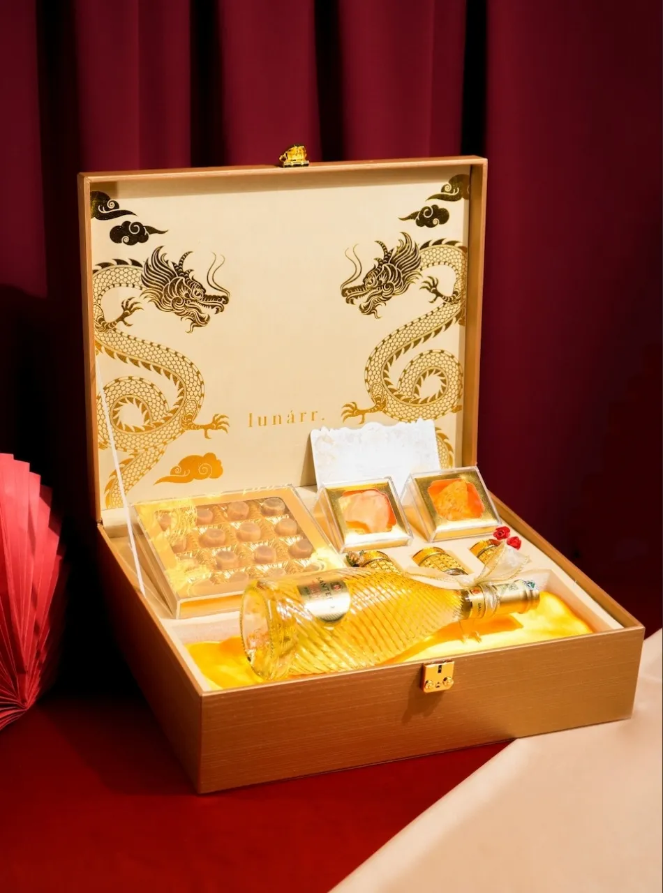 Lunarr Premier - Santero