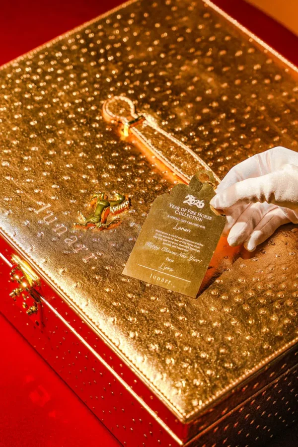 Scuderia Signature Collection: Signature