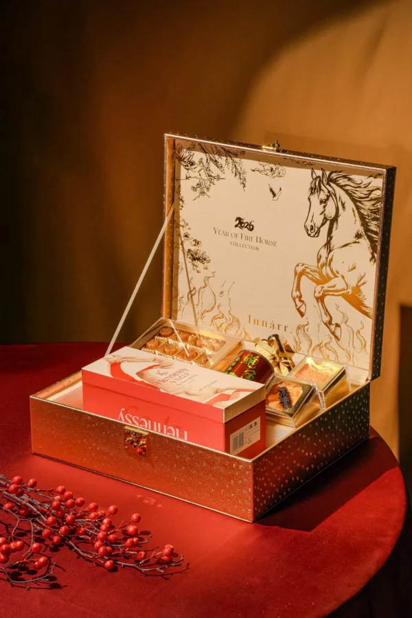 Scuderia Royale Collection: Royale Hennessy Vsop (Horse Year Limited)