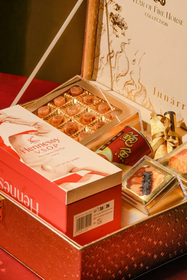 Scuderia Royale Collection: Royale Hennessy Vsop (Horse Year Limited)