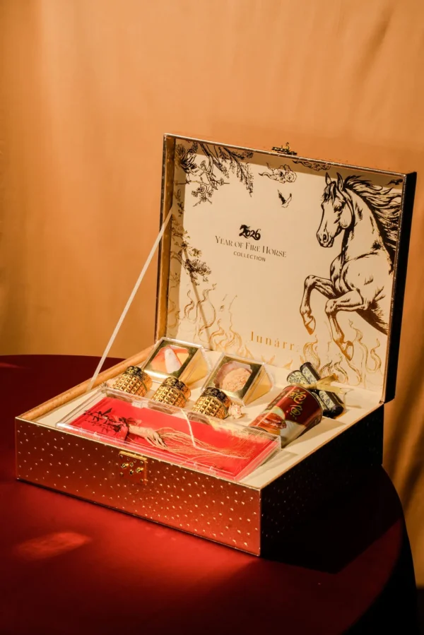 Scuderia Signature Collection: Signature