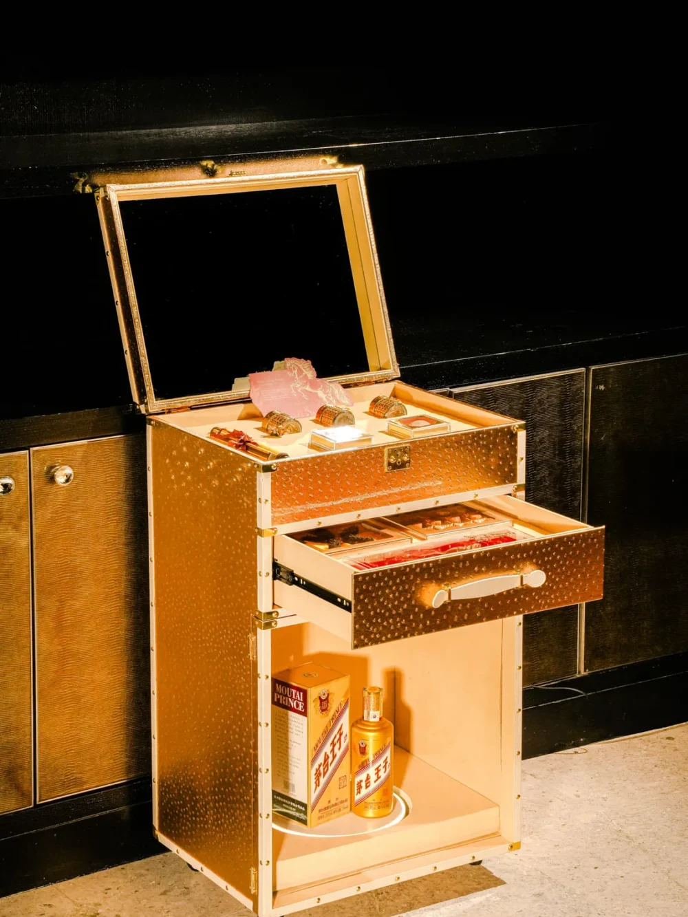 Stradale Trunk Collection: Stradale Gold Maotai