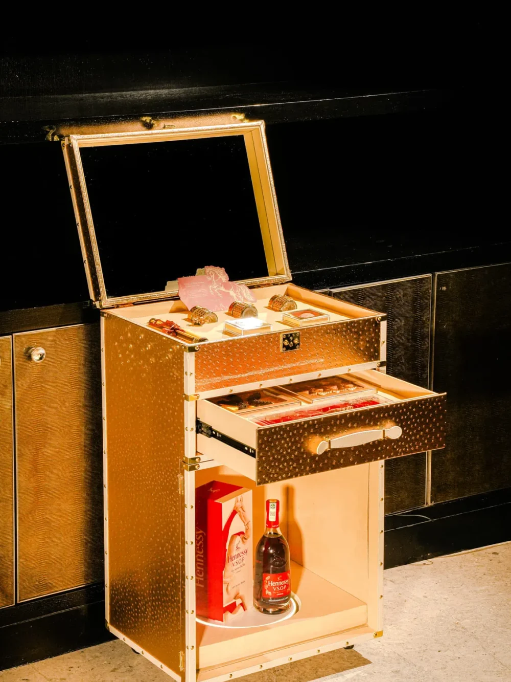 Stradale Trunk Collection: Stradale Hennessy Vsop (Horse Year Limited Edition)